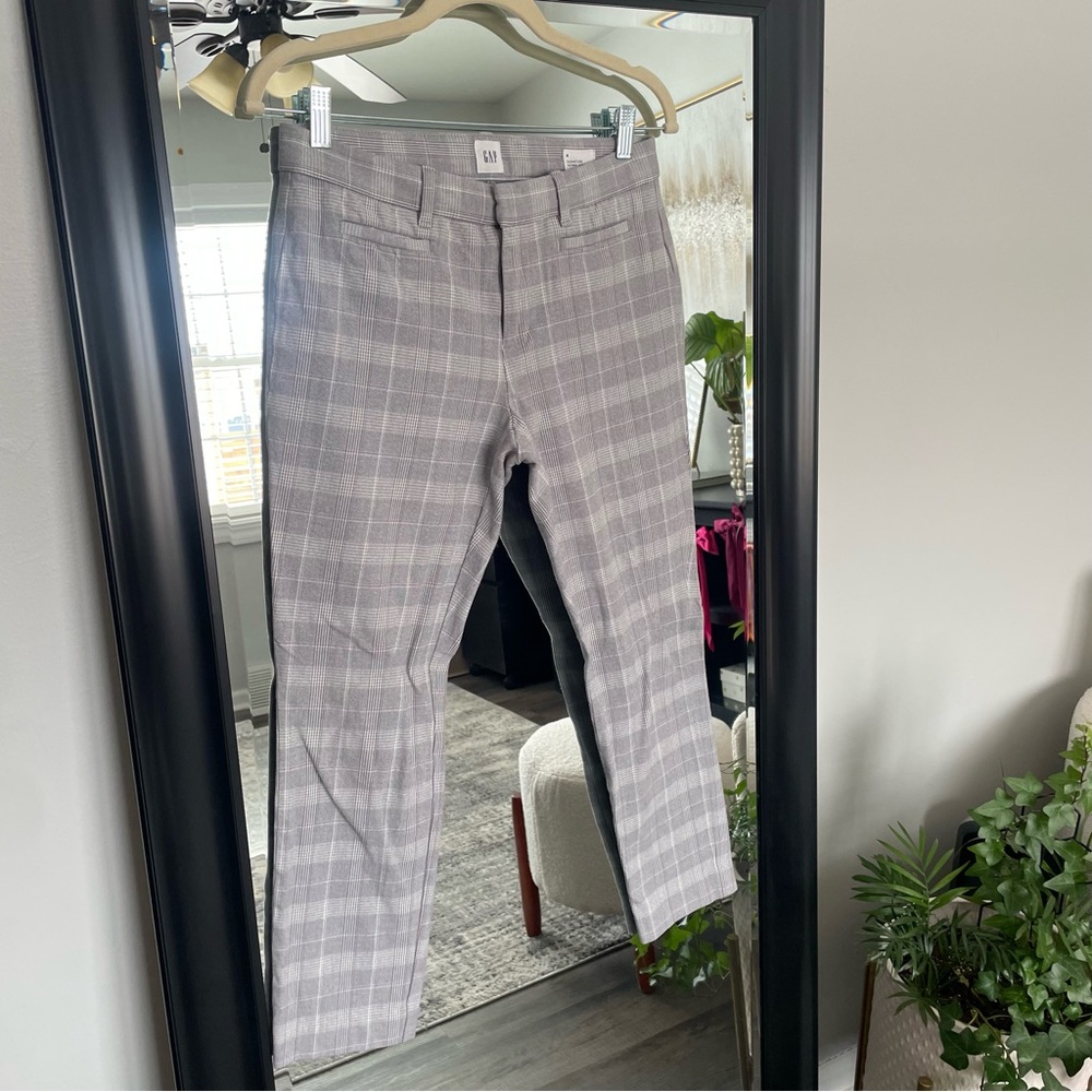 GAP Gray and Pale Pink Plaid Skinny Ankle Pants